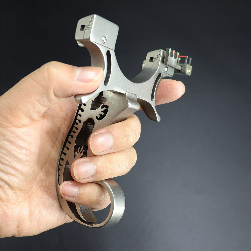 ZHUOCE metal slingshot with lizard inspired appearance for outdoor personality