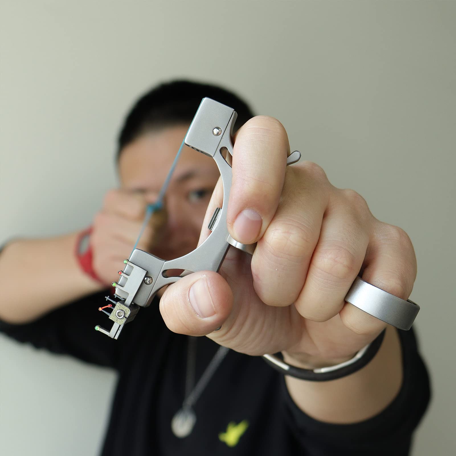 ZHUOCE slingshot package provides complete gear for outdoor practice
