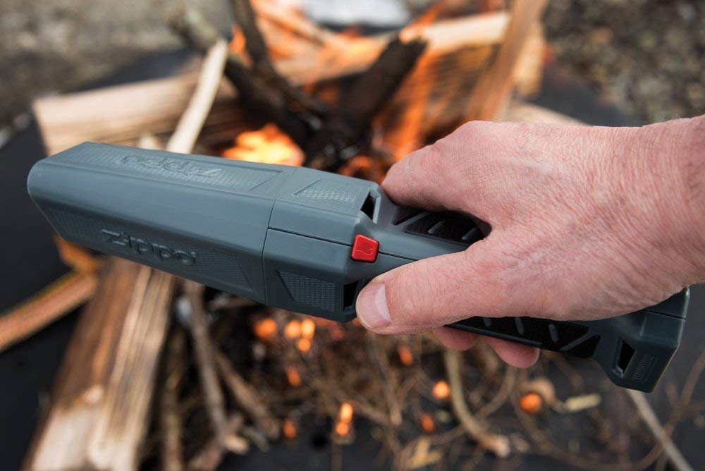 Zippo Firefast Bellows auto-off feature saves energy between bursts.