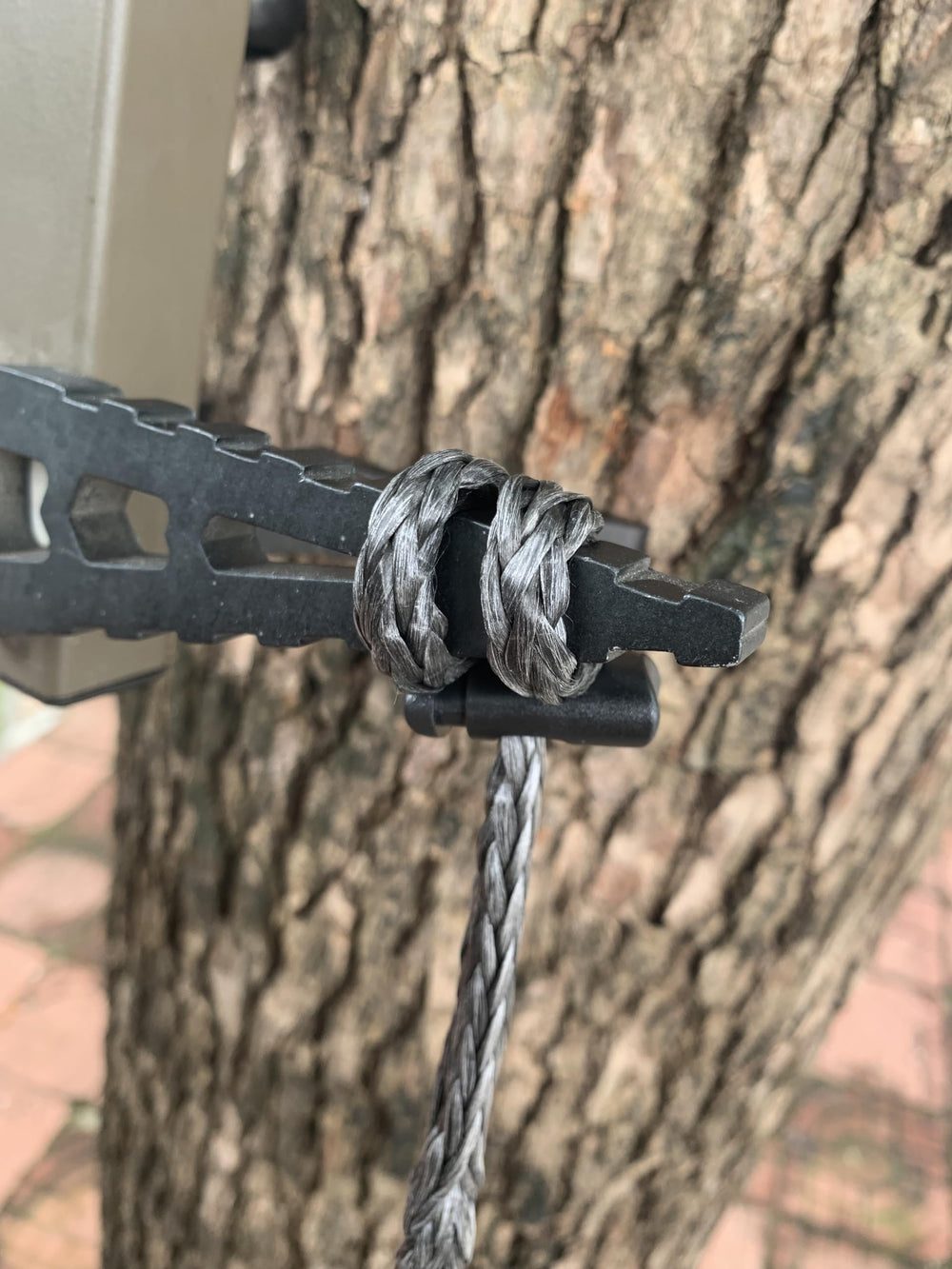 ZIVOXIA Aider durability test highlights weight capacity and reliability.