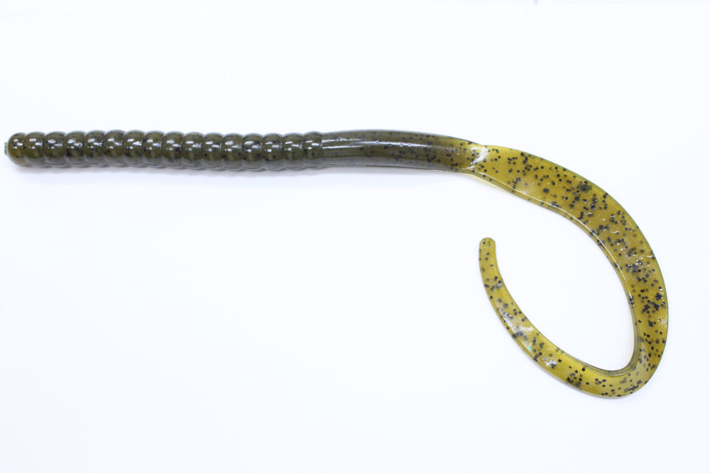 Zoom Bait Magnum Ol' Monster Worm pack, 12-inch green pumpkin, ideal for Texas or Carolina rigs.