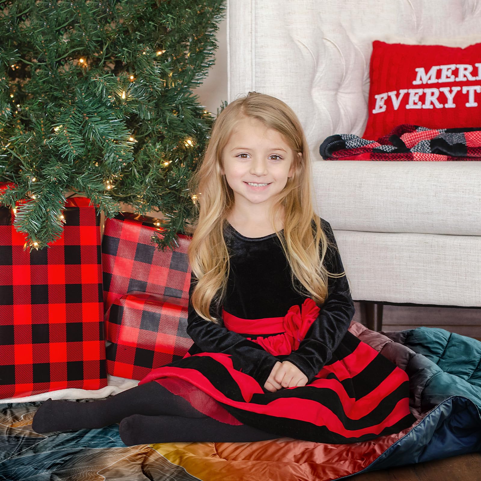 zzlamb Puffy Camping Blanket uses durable 20D ripstop materials to resist wind and sand.